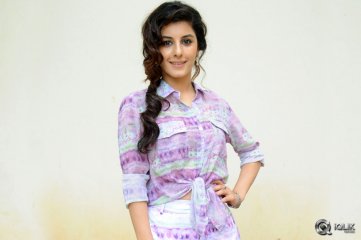 Isha-Talwar-at-Maine-Pyar-Kiya-Free-Auto-Rally